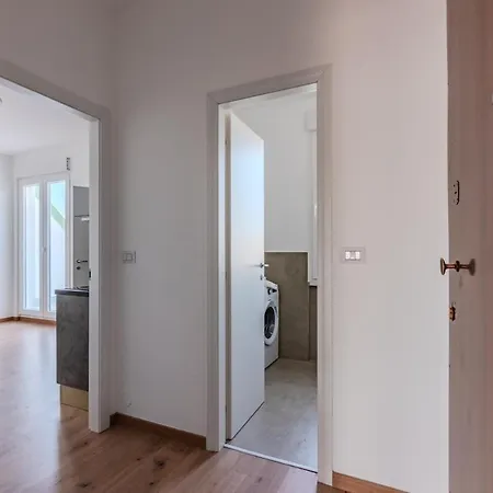 Nest Terrace Next To Frattini Metro Stop * Mailand