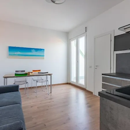 Apartment Nest Terrace Next To Frattini Metro Stop Mailand