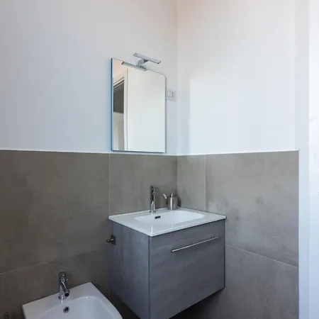 Nest Terrace Next To Frattini Metro Stop * Mailand